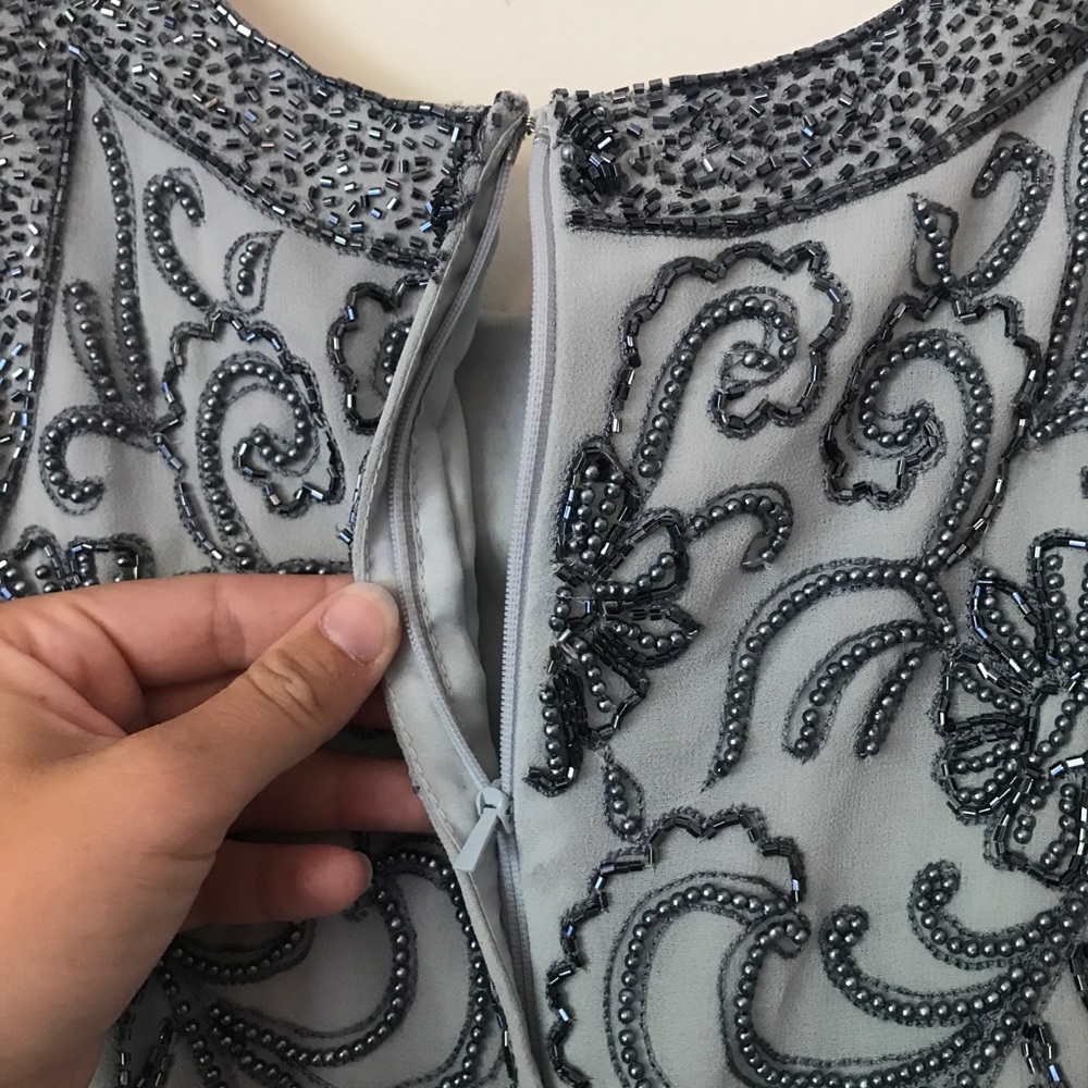 JKara Gray Beaded Floral Sleeveless Scallop Hem Blouse Size Large - Picture 7 of 9